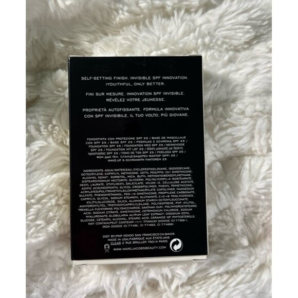 MARC JACOBS BEAUTY SHAMELESS YOUTHFUL-LOOK 24H FOUNDATION SPF 25 Medium R330 - Picture 4 of 7